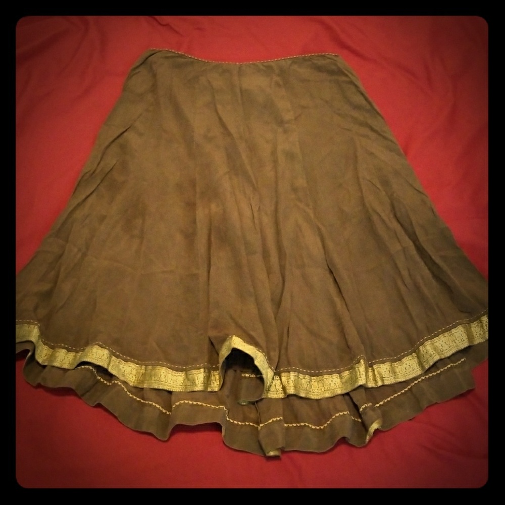 Elie Tahari Soft Bown Skirt with Gold Trim